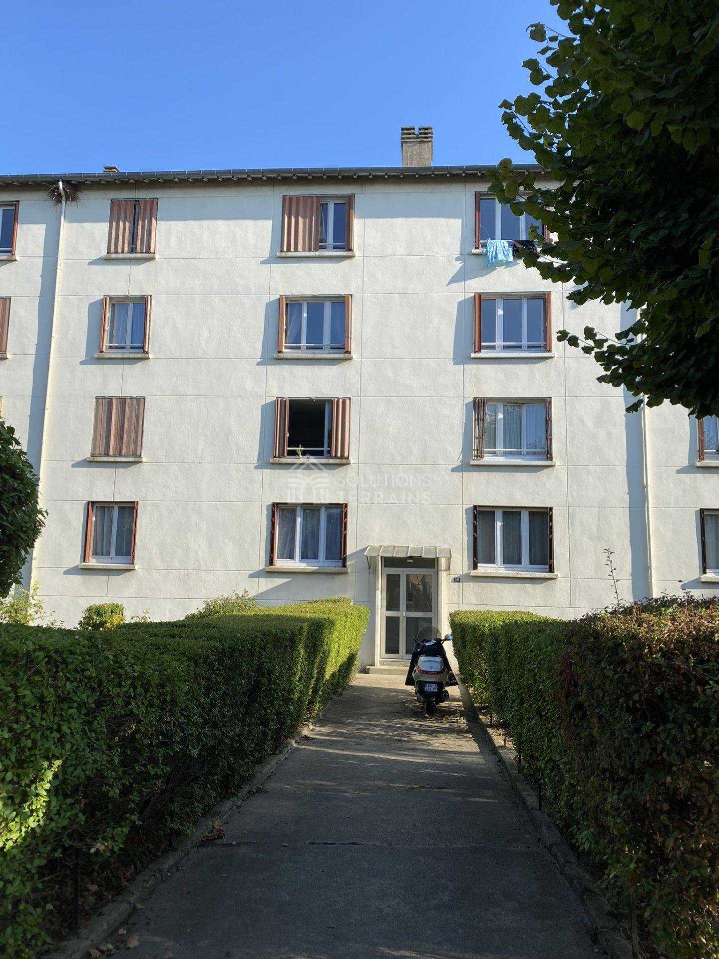 Kondominium w Rueil-Malmaison, Ile-de-France 10981685
