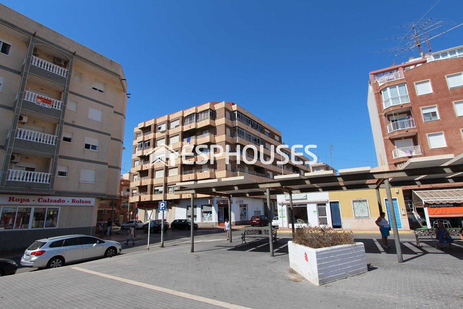 Condominium in Guardamar del Segura, Valencia 10982361