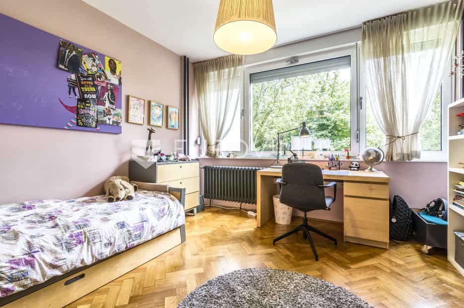 Condominium in Zagreb,  10983716