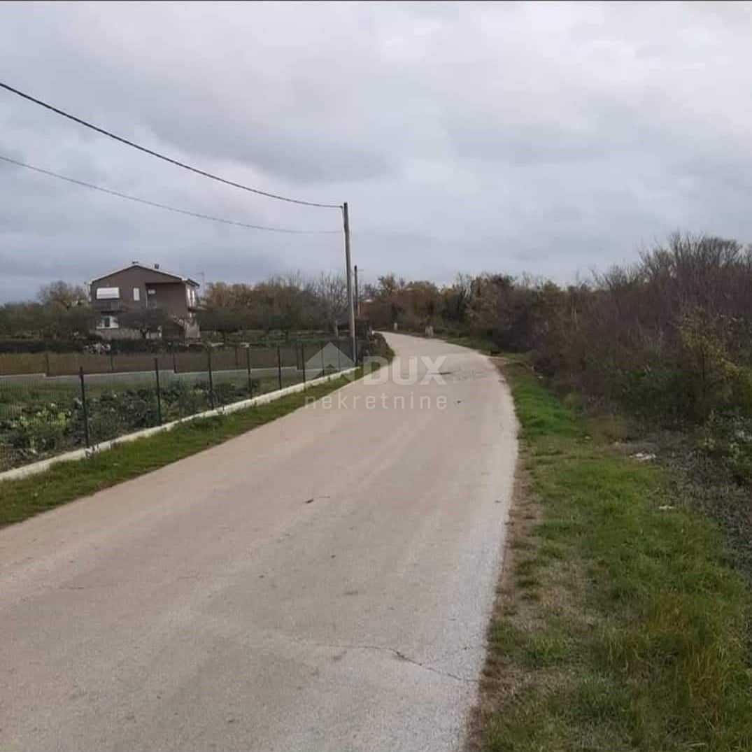 Land in Juršići, Istarska županija 10983763