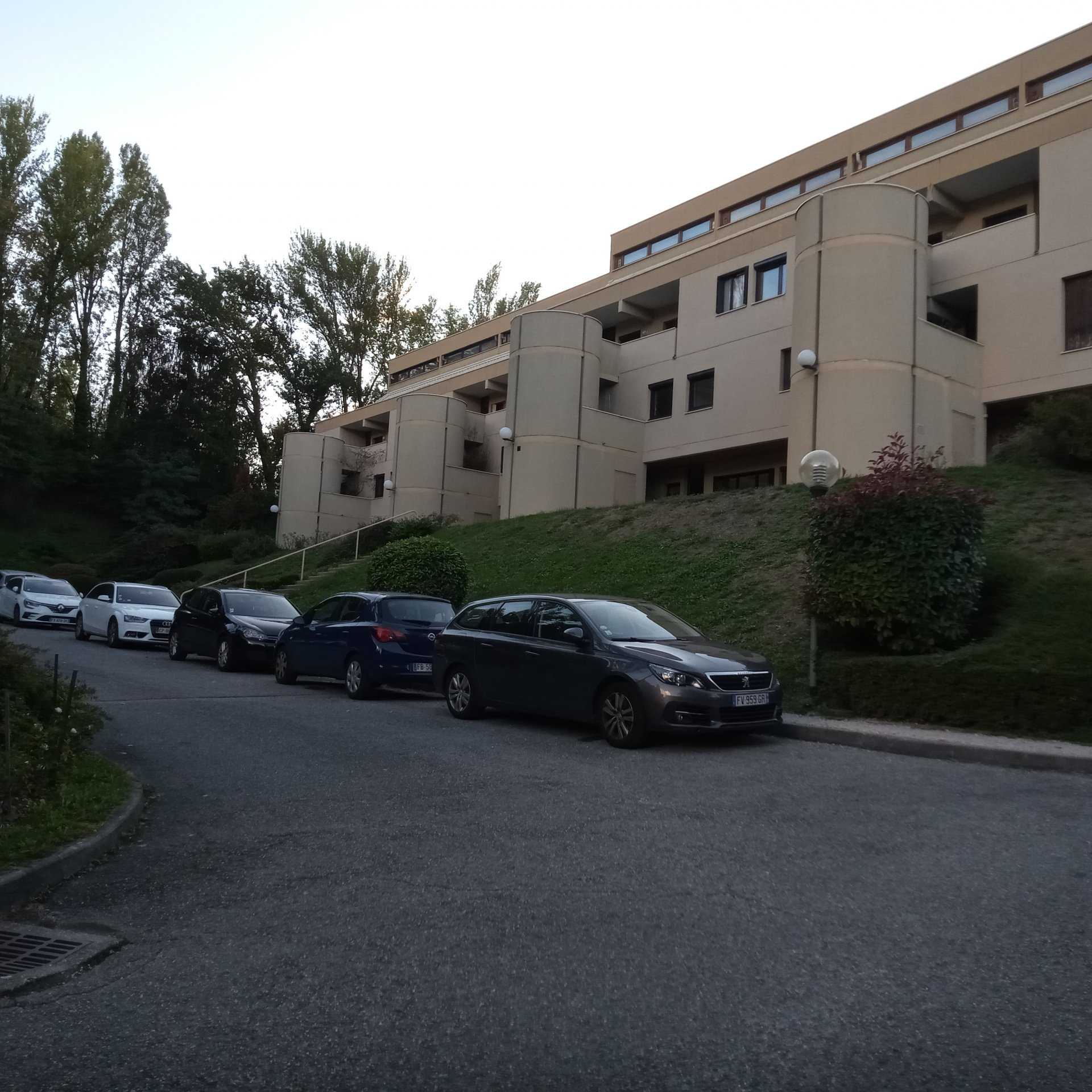 Condominium in Eybens, Isère 10985937
