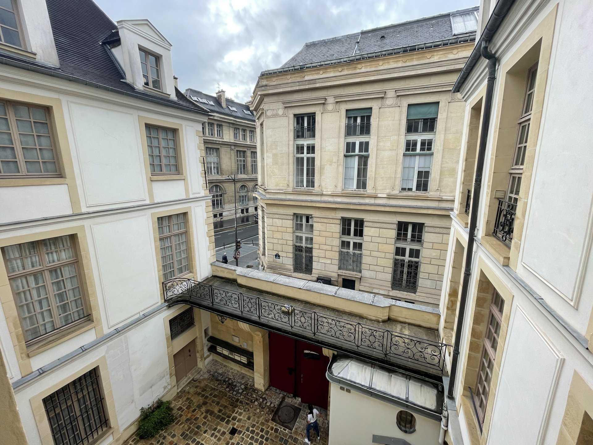 Condominium in Paris 6ème, Paris 10985967