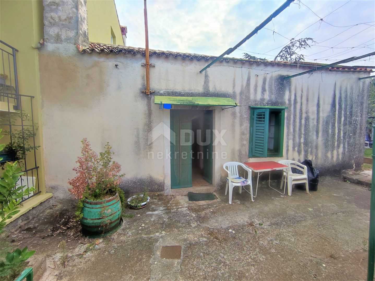 房子 在 Pomer, Istria County 10986062