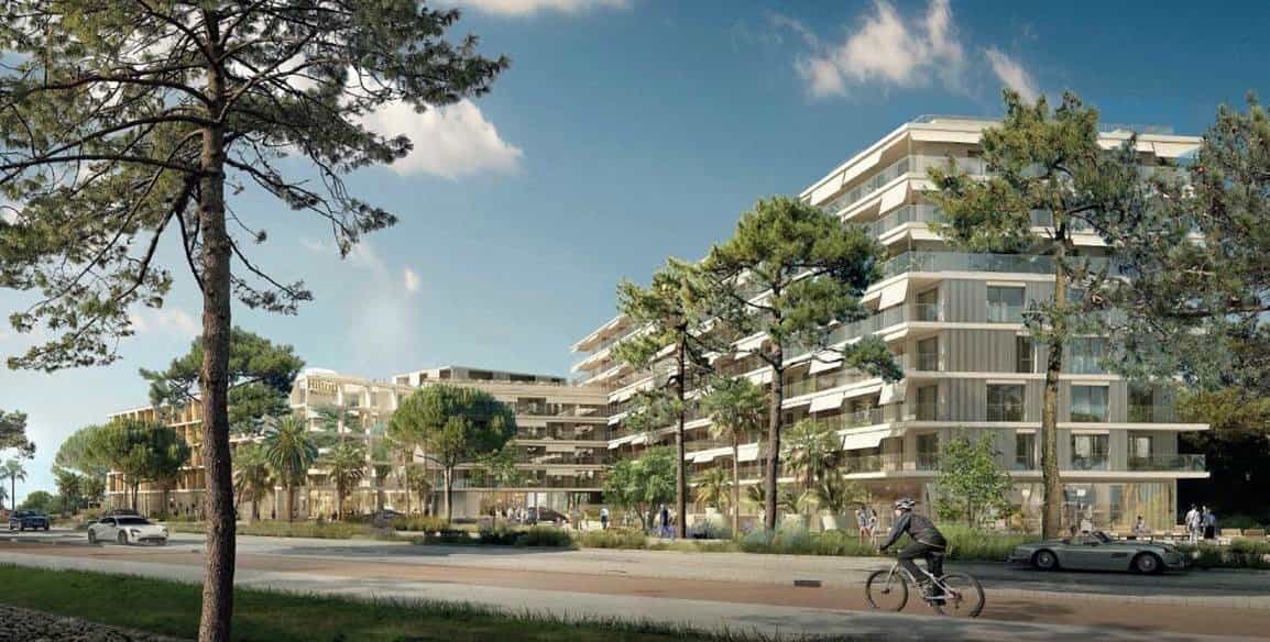 Condominium in Saint-Laurent-du-Var, Provence-Alpes-Cote d'Azur 10988089