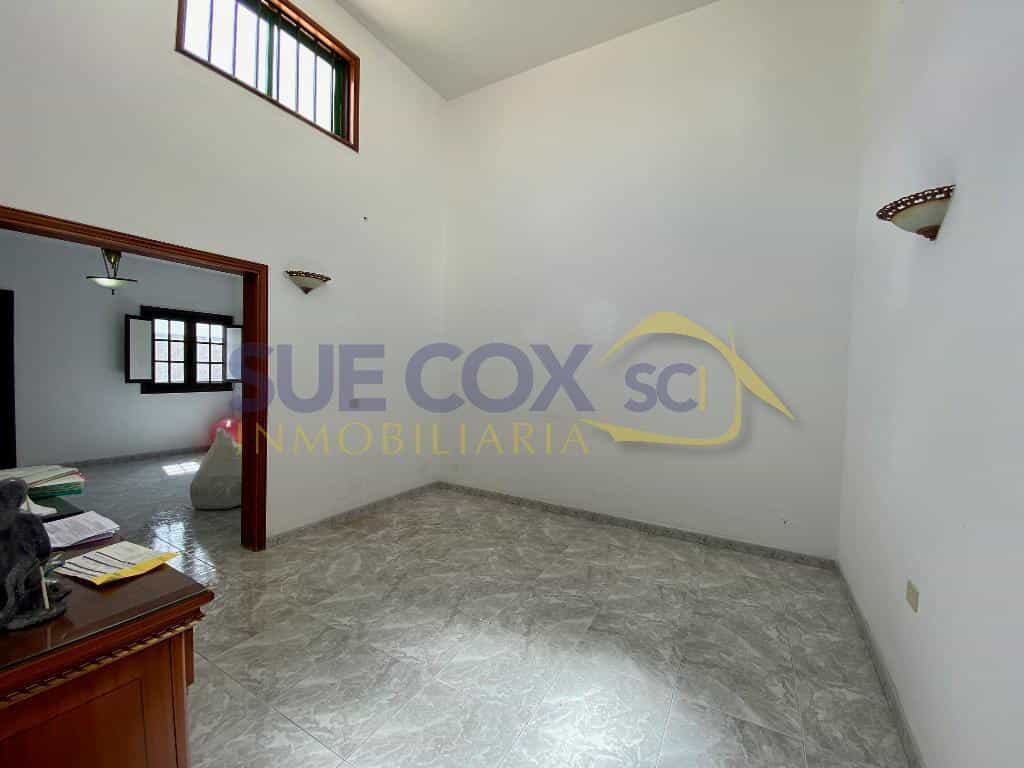 House in Argana, Canary Islands 10988426