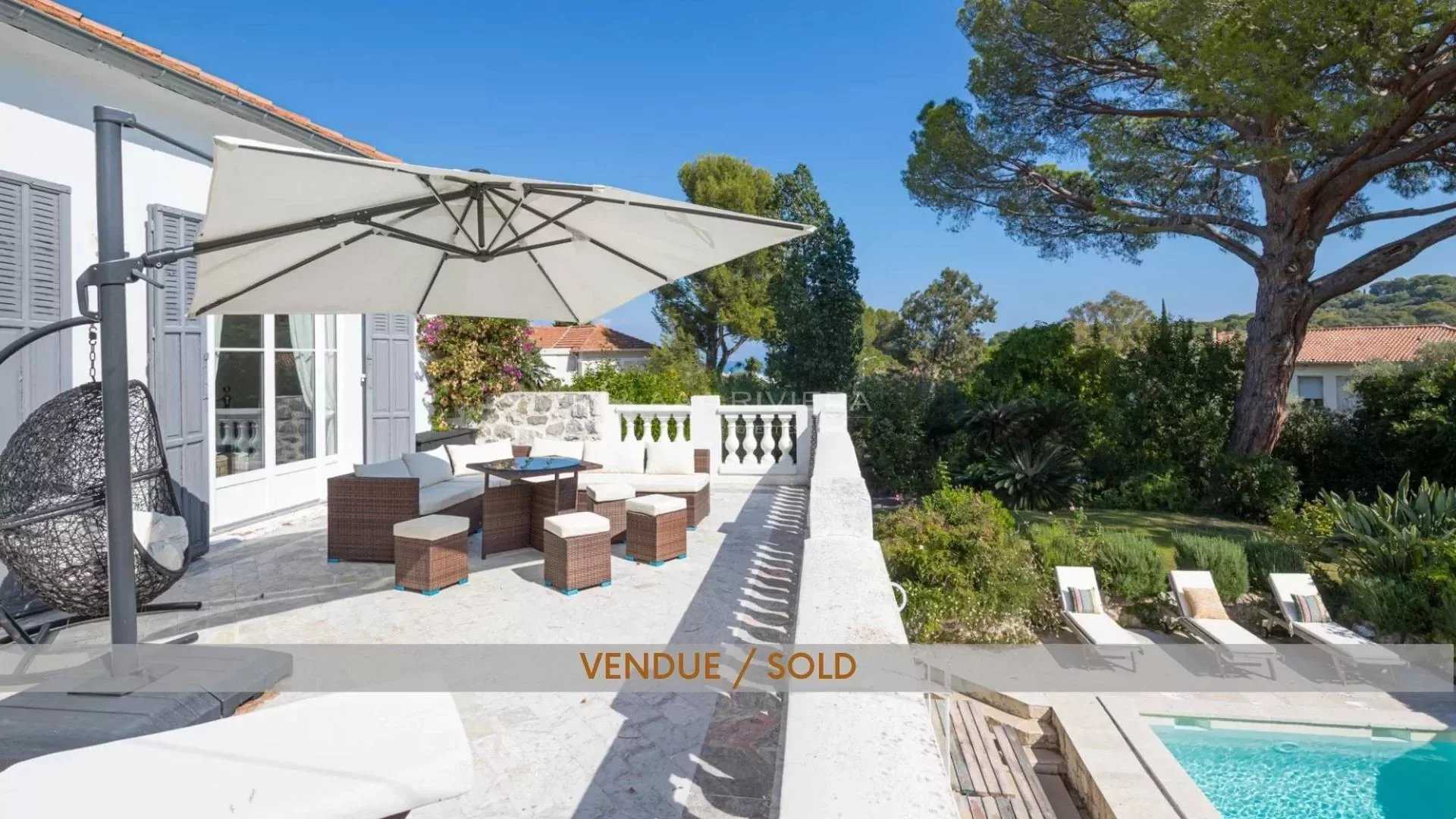 House in Juan-les-Pins, Provence-Alpes-Cote d'Azur 10988904