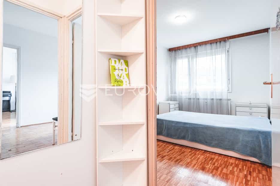 Condominium in Zagreb,  10988995