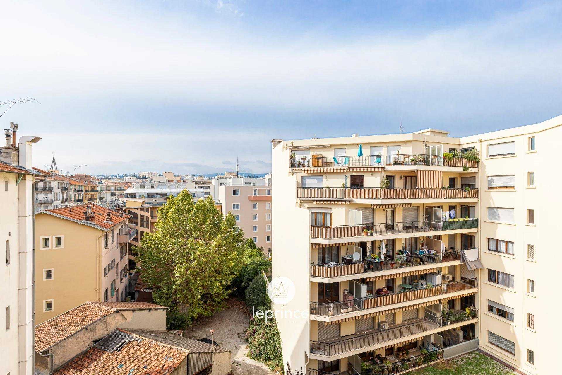 公寓 在 Nice, Alpes-Maritimes 10990594