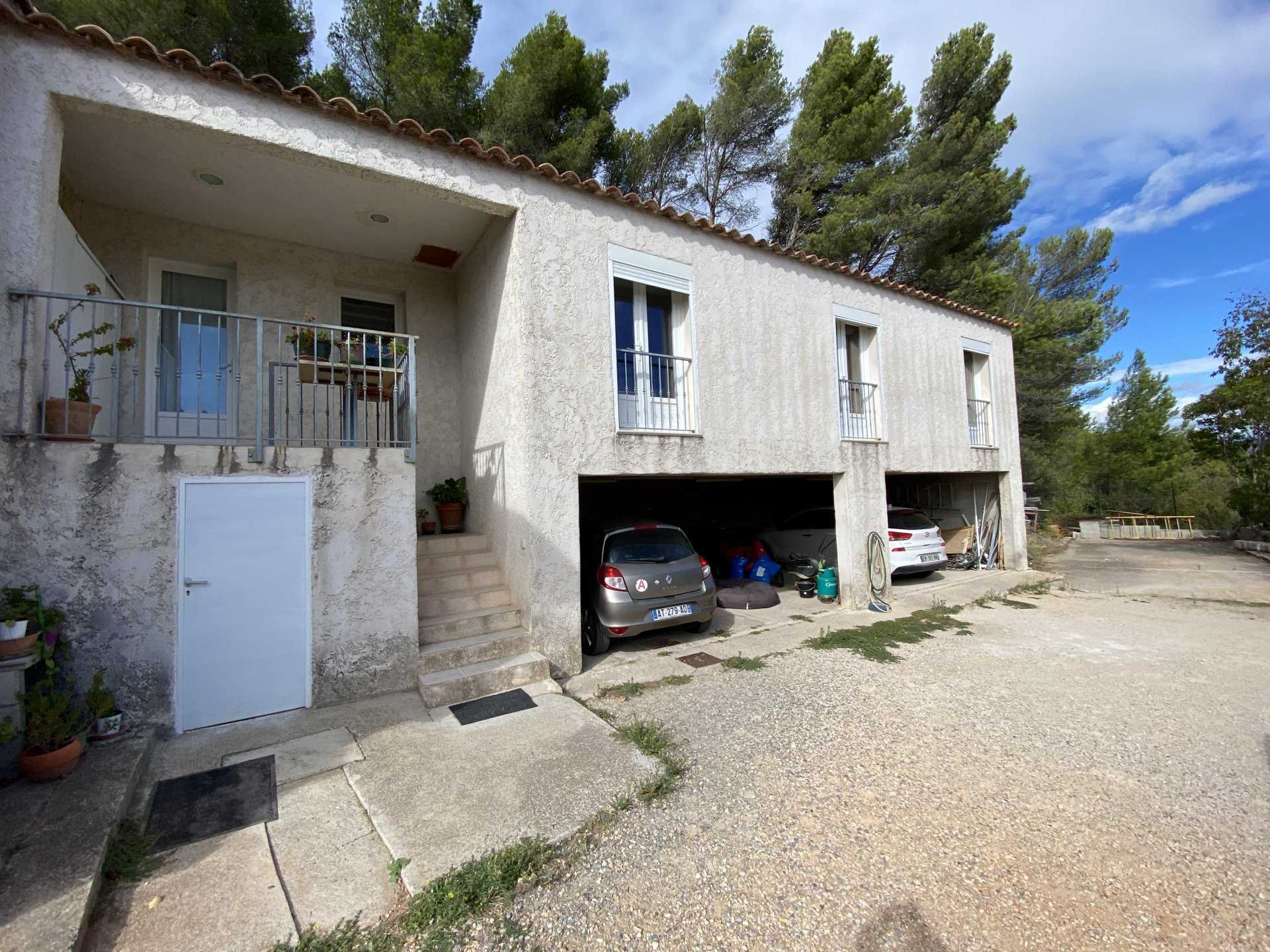 Huis in Meyreuil, Provence-Alpes-Côte d'Azur 10990602