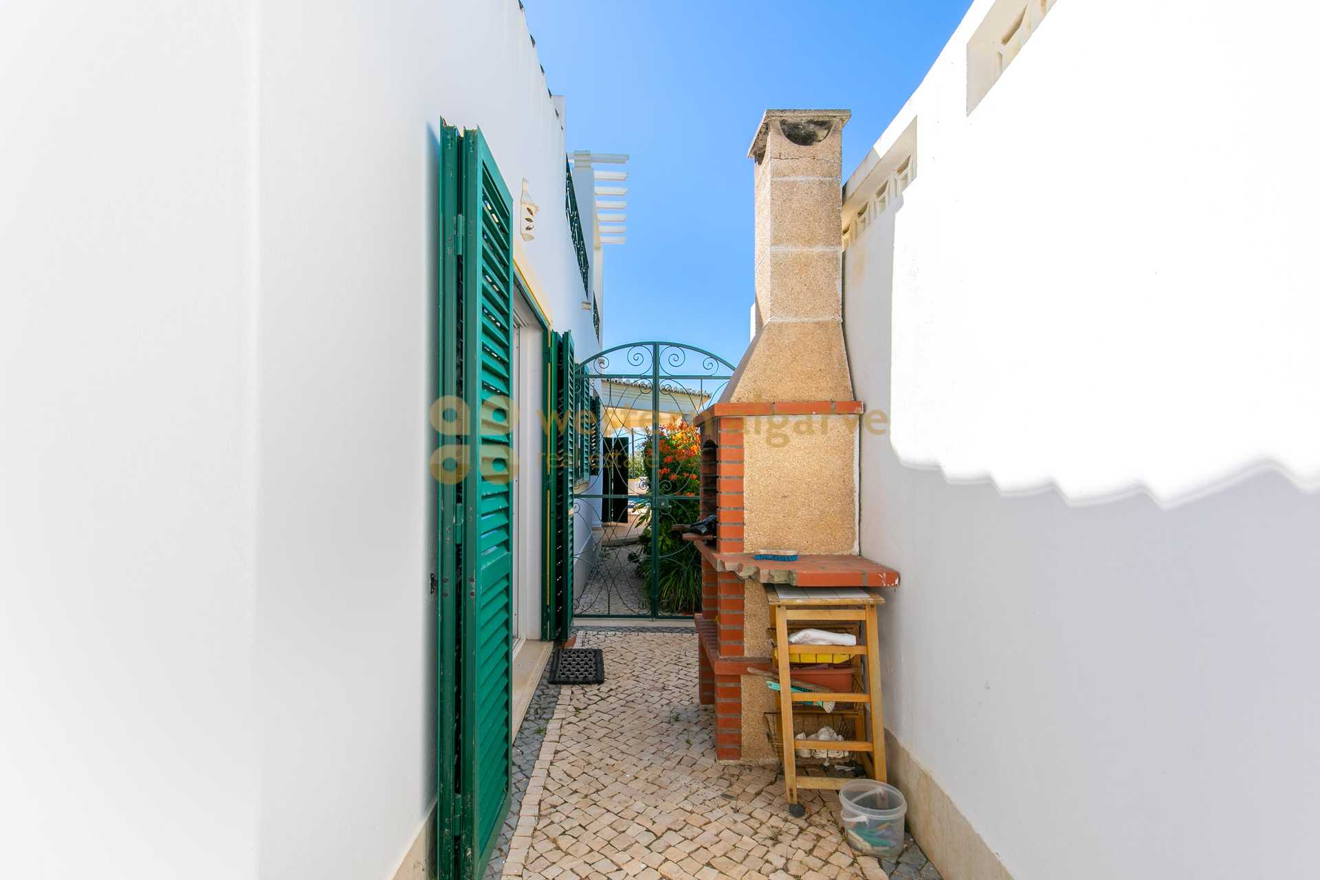 House in , Faro District 10990698
