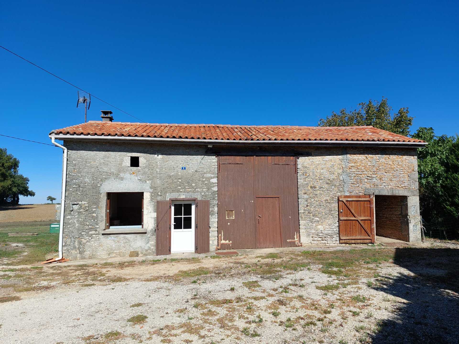 Casa nel Le Bouchage, Nouvelle-Aquitaine 10990837