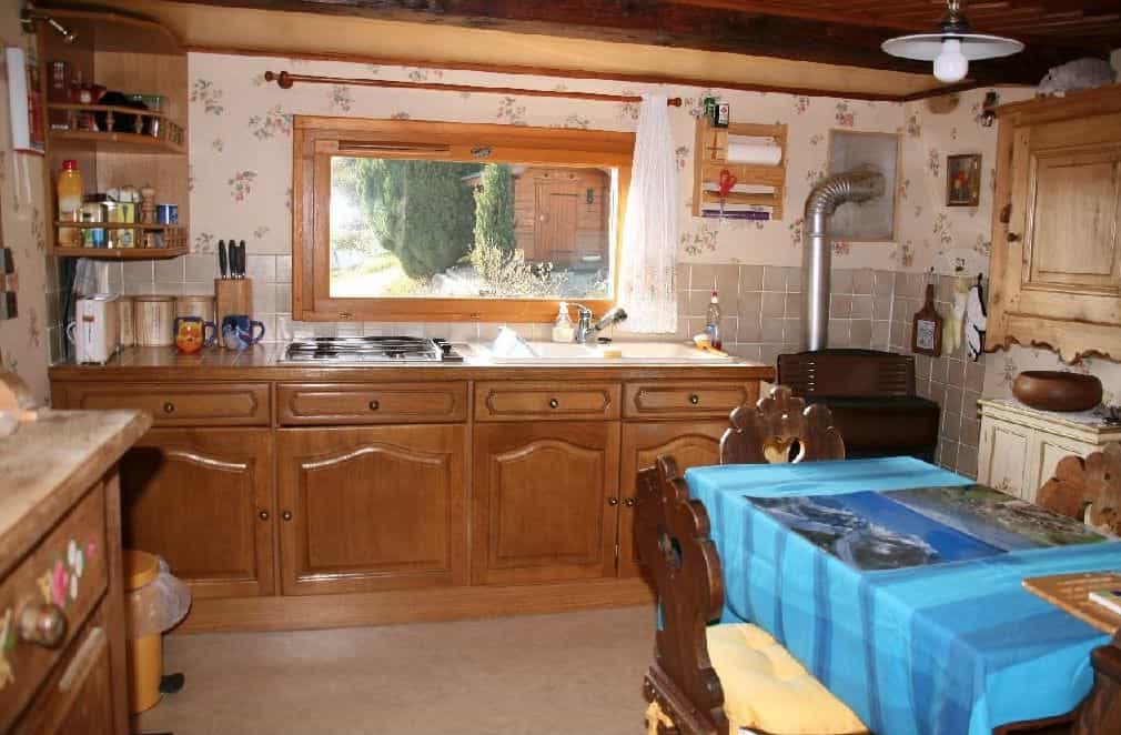 House in Morillon, Auvergne-Rhone-Alpes 10991037