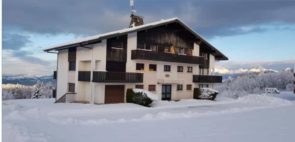 Condominium in Thollon-les-Memises, Auvergne-Rhone-Alpes 10991308