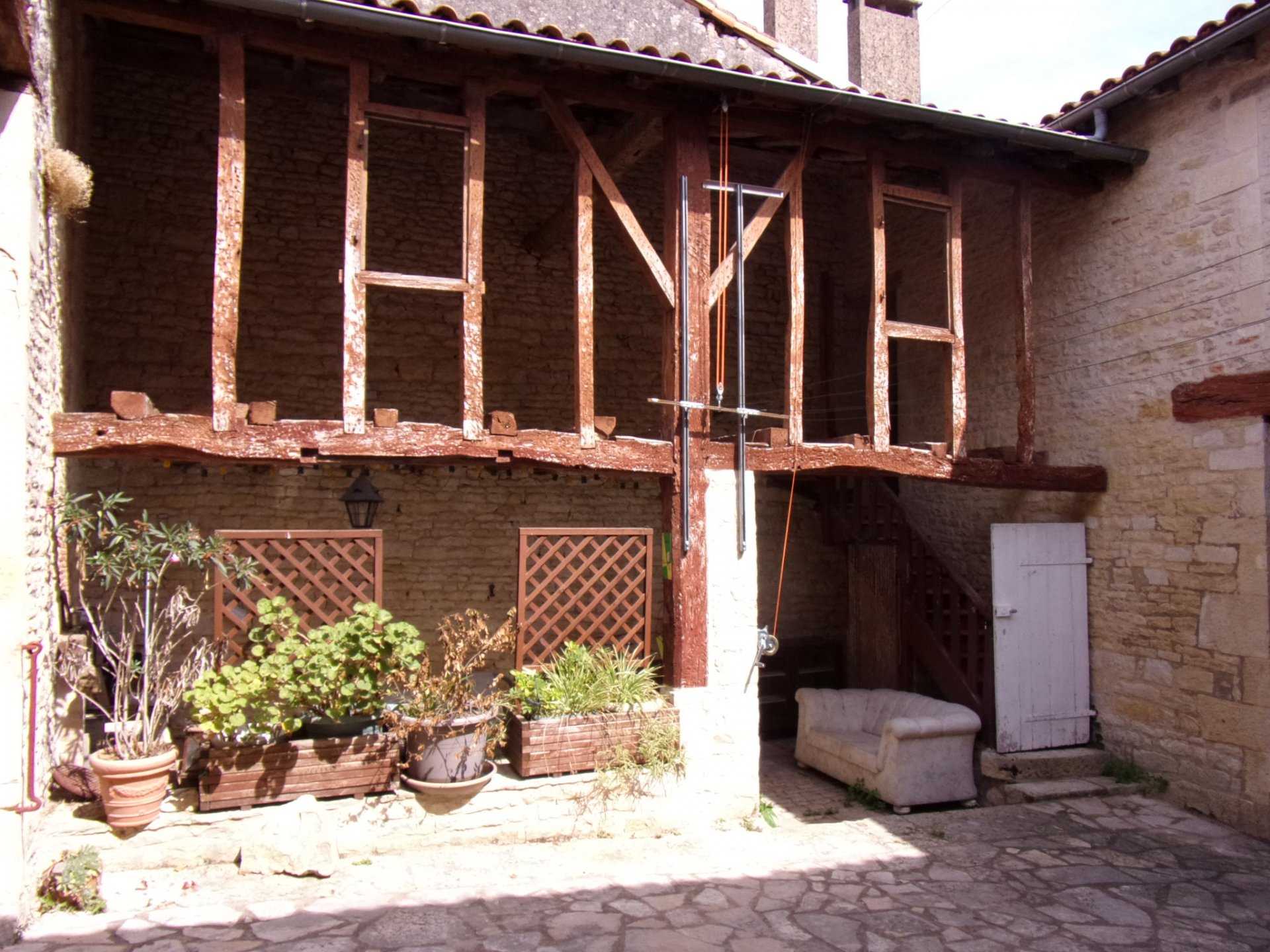 بيت في Bernac, Nouvelle-Aquitaine 10991367