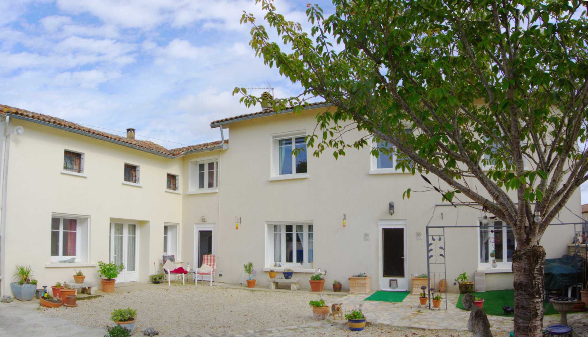 House in Villefagnan, Nouvelle-Aquitaine 10991394