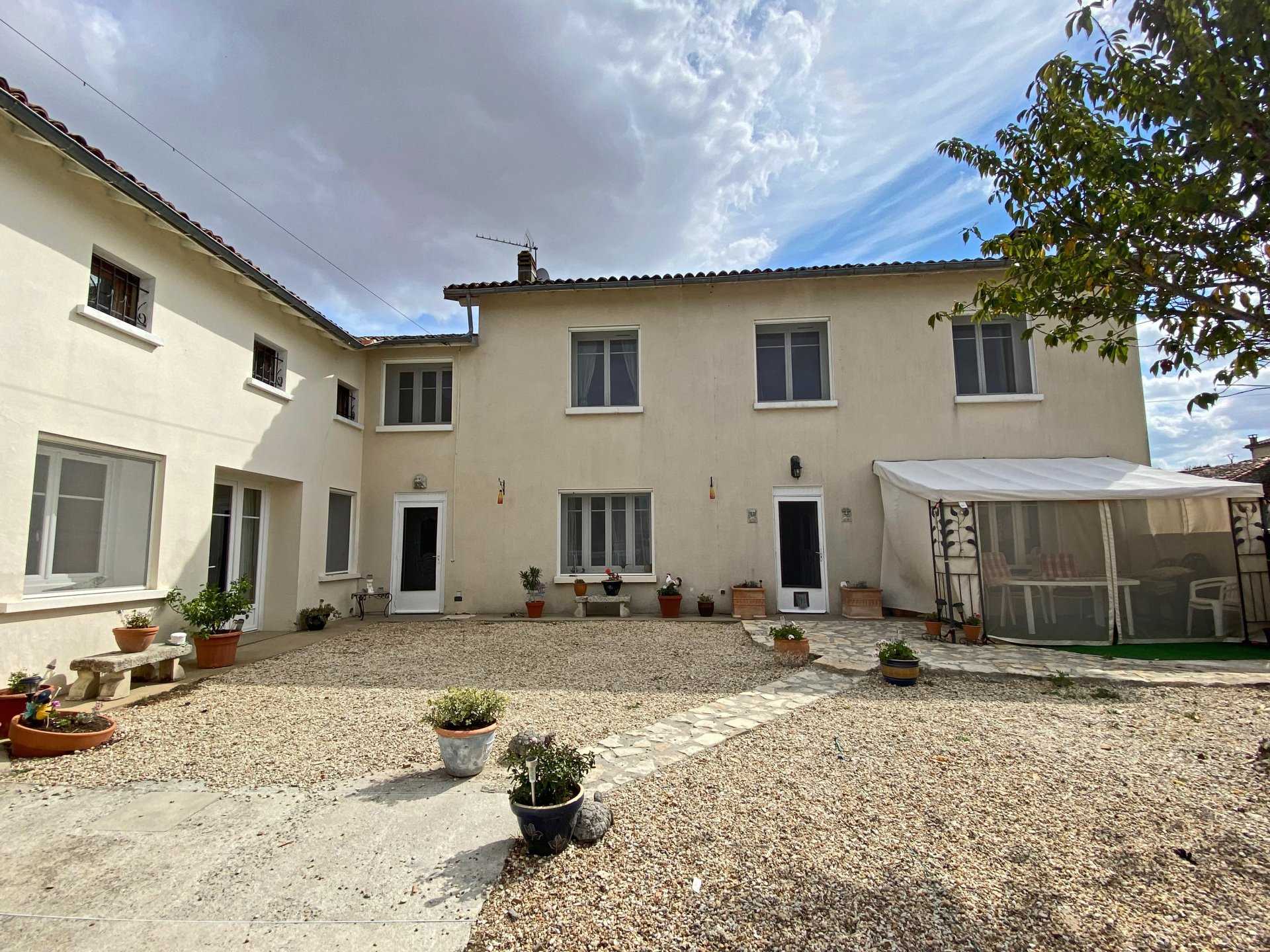 Casa nel Villefagnan, Nouvelle-Aquitaine 10991394