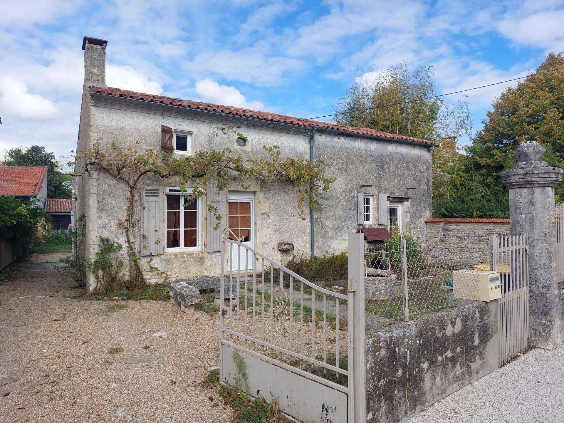 House in Villefagnan, Nouvelle-Aquitaine 10991408