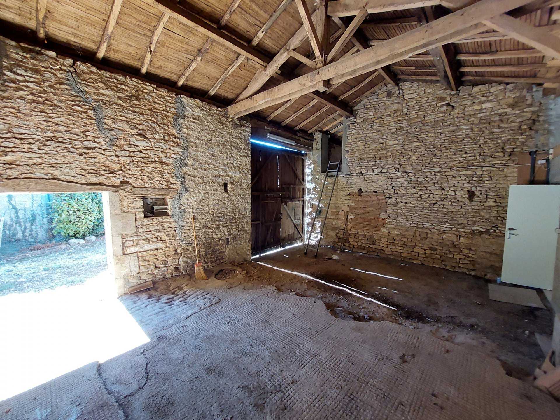Dom w Le Bouchage, Nouvelle-Aquitaine 10991427