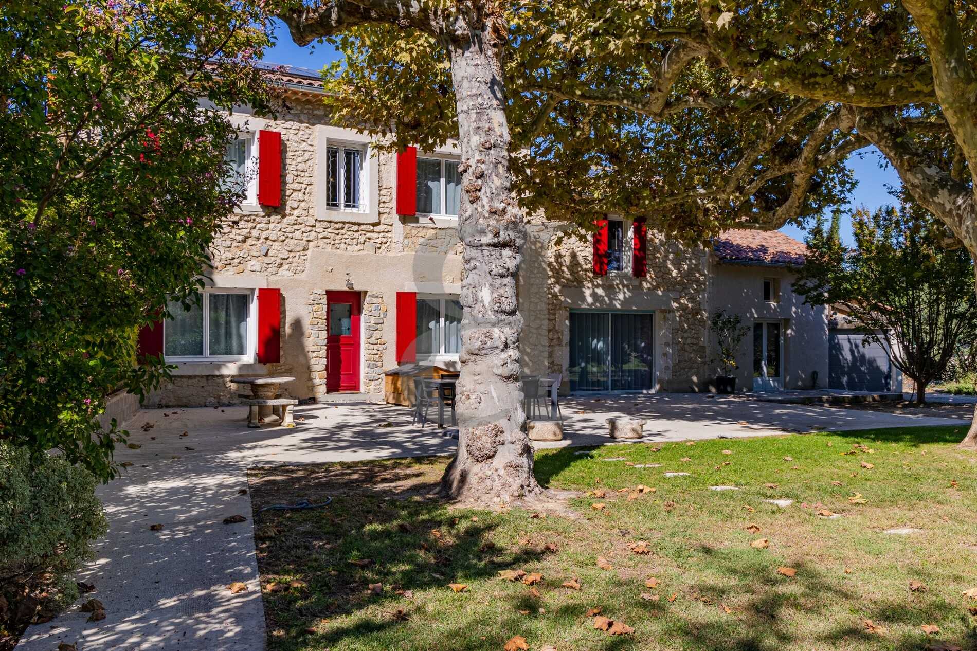 Будинок в L'Isle-sur-la-Sorgue, Provence-Alpes-Côte d'Azur 10991438
