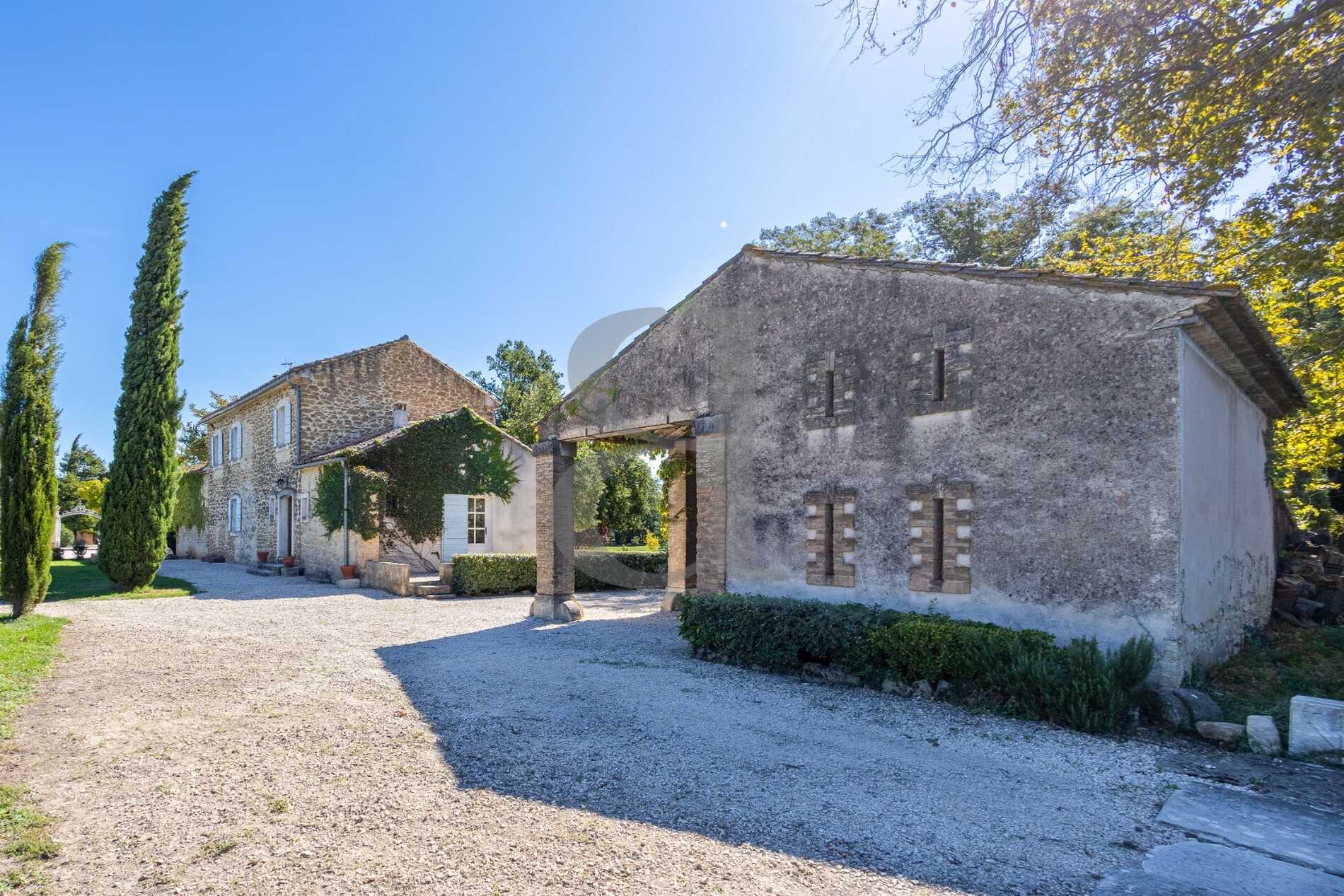 房子 在 Monteux, Provence-Alpes-Cote d'Azur 10991452