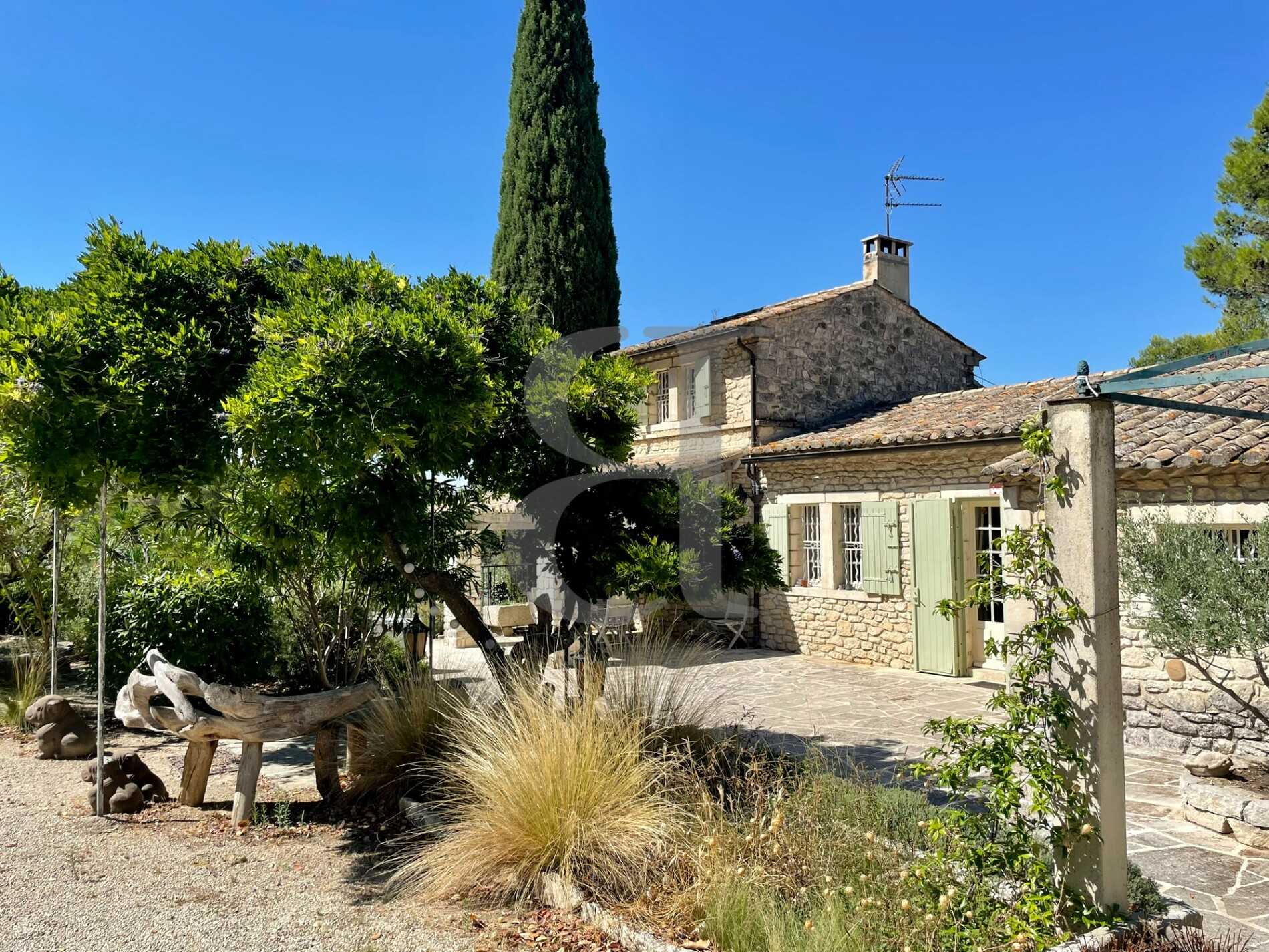 Dom w Saint-Remy-de-Provence, Prowansja-Alpy-Lazurowe Wybrzeże 10991460