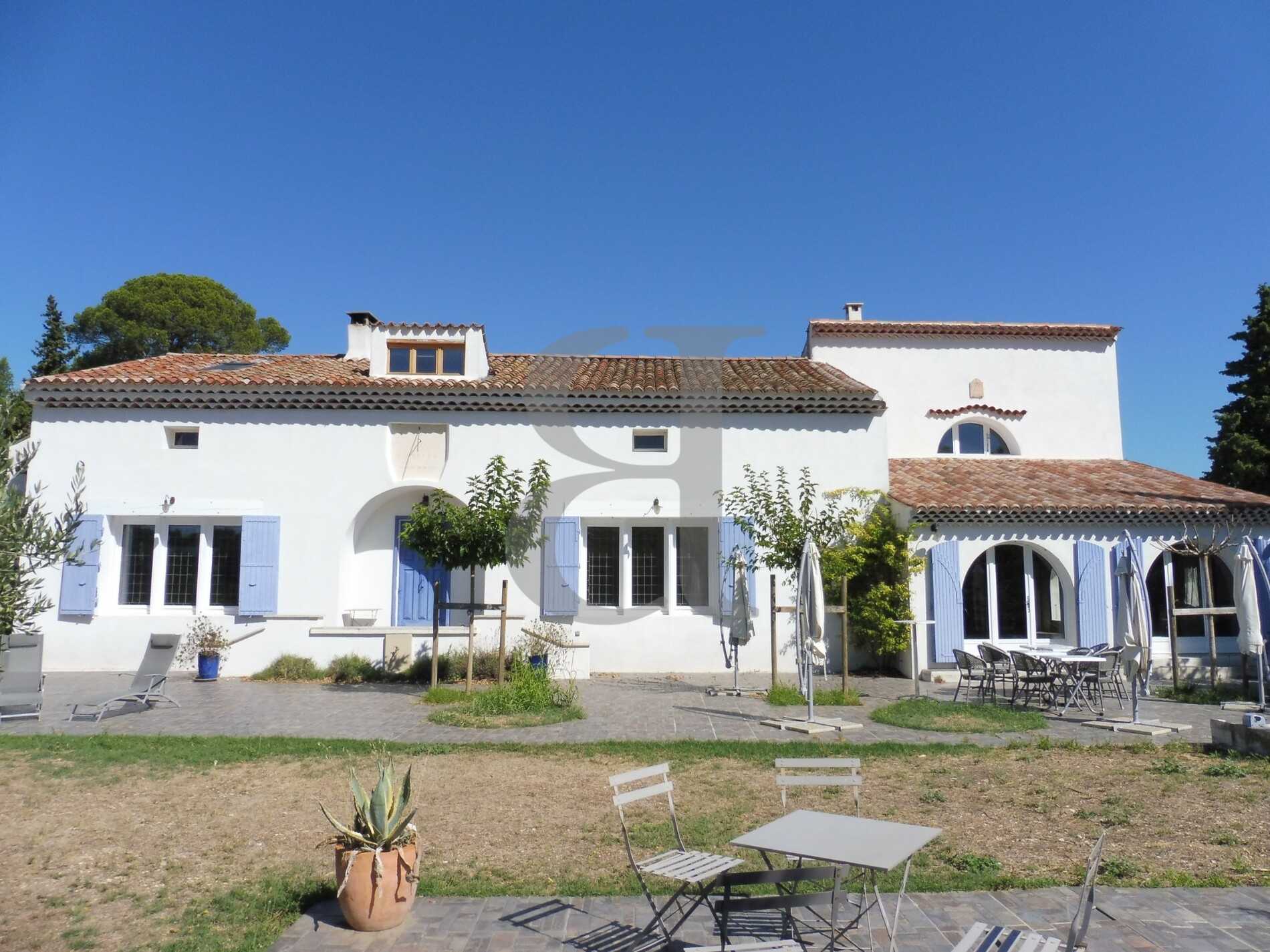 Haus im Pernes-les-Fontaines, Provence-Alpes-Côte d'Azur 10991730