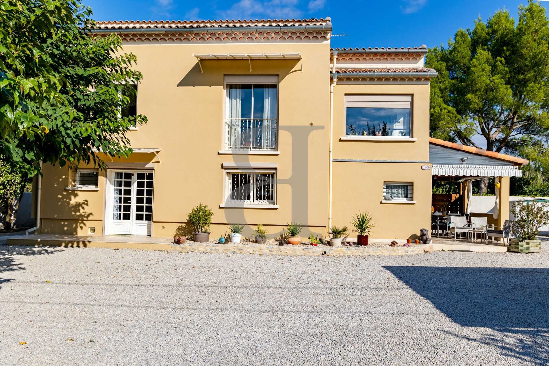 Talo sisään Carpentras, Provence-Alpes-Côte d'Azur 10991748