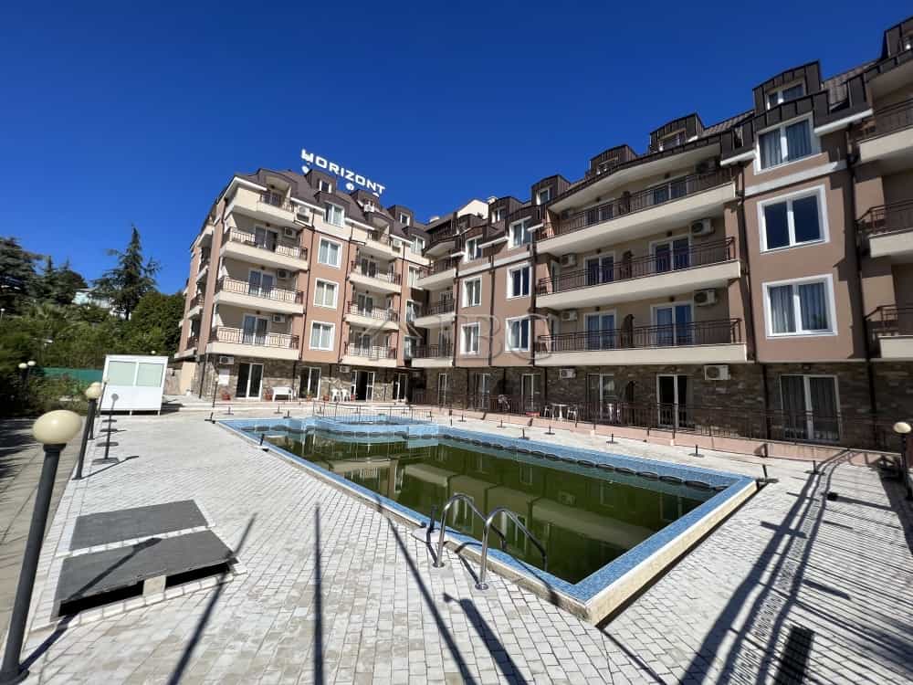 Condominium in Nesebar, Burgas 10992113
