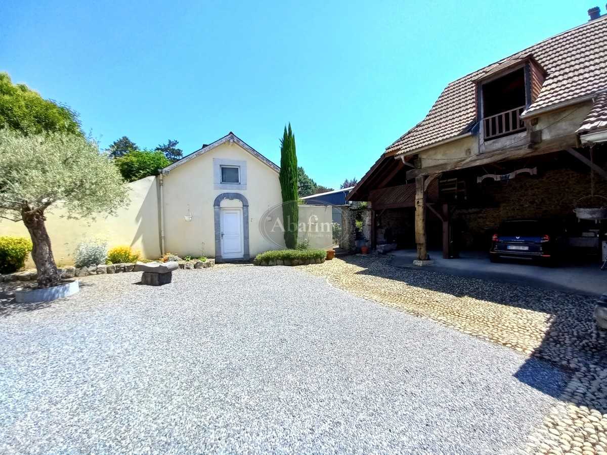 House in Tarbes, Occitanie 10992128