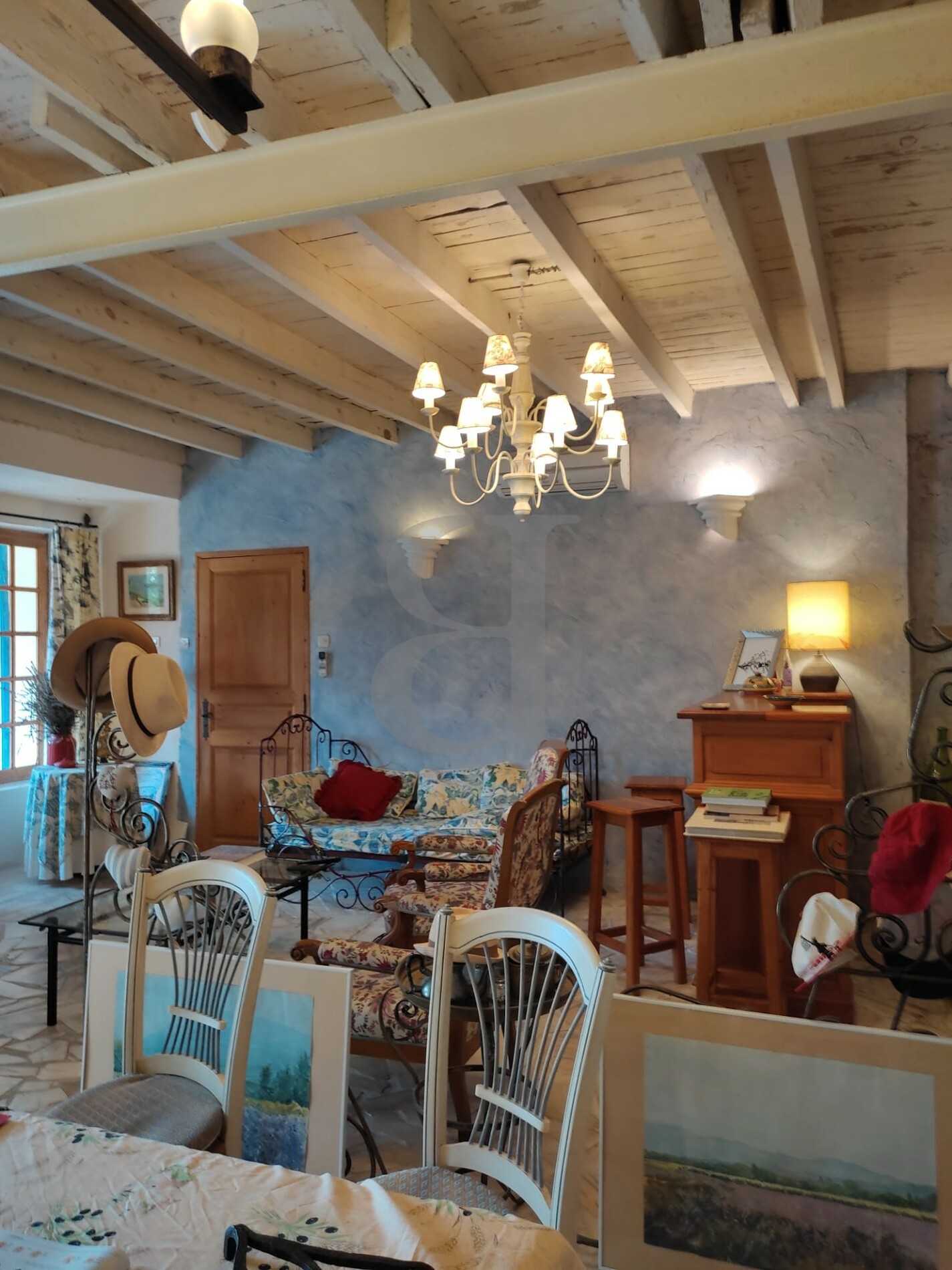 Hus i Visan, Provence-Alpes-Cote d'Azur 10992256