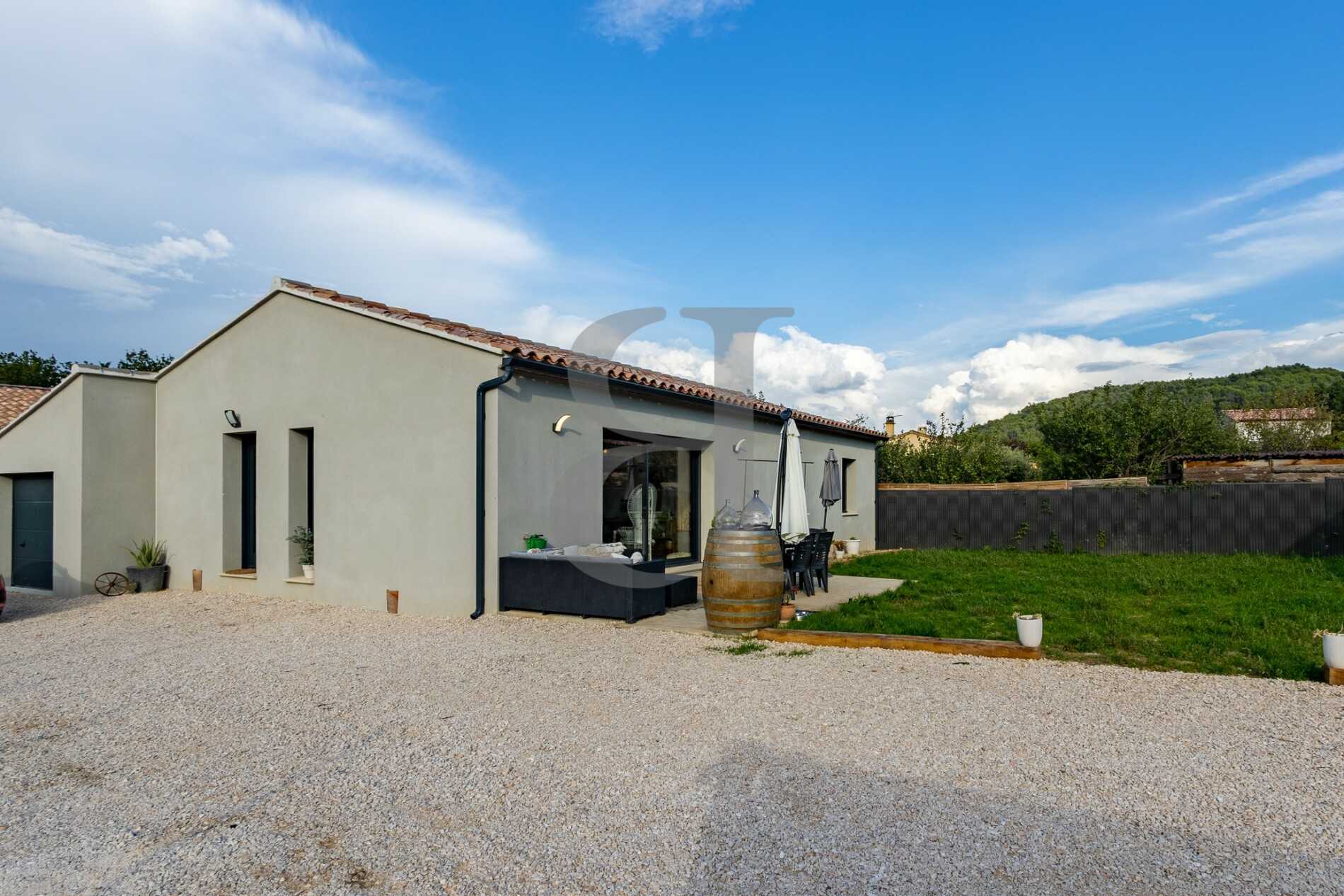 Casa nel Vaison-la-Romaine, Provence-Alpes-Côte d'Azur 10992267
