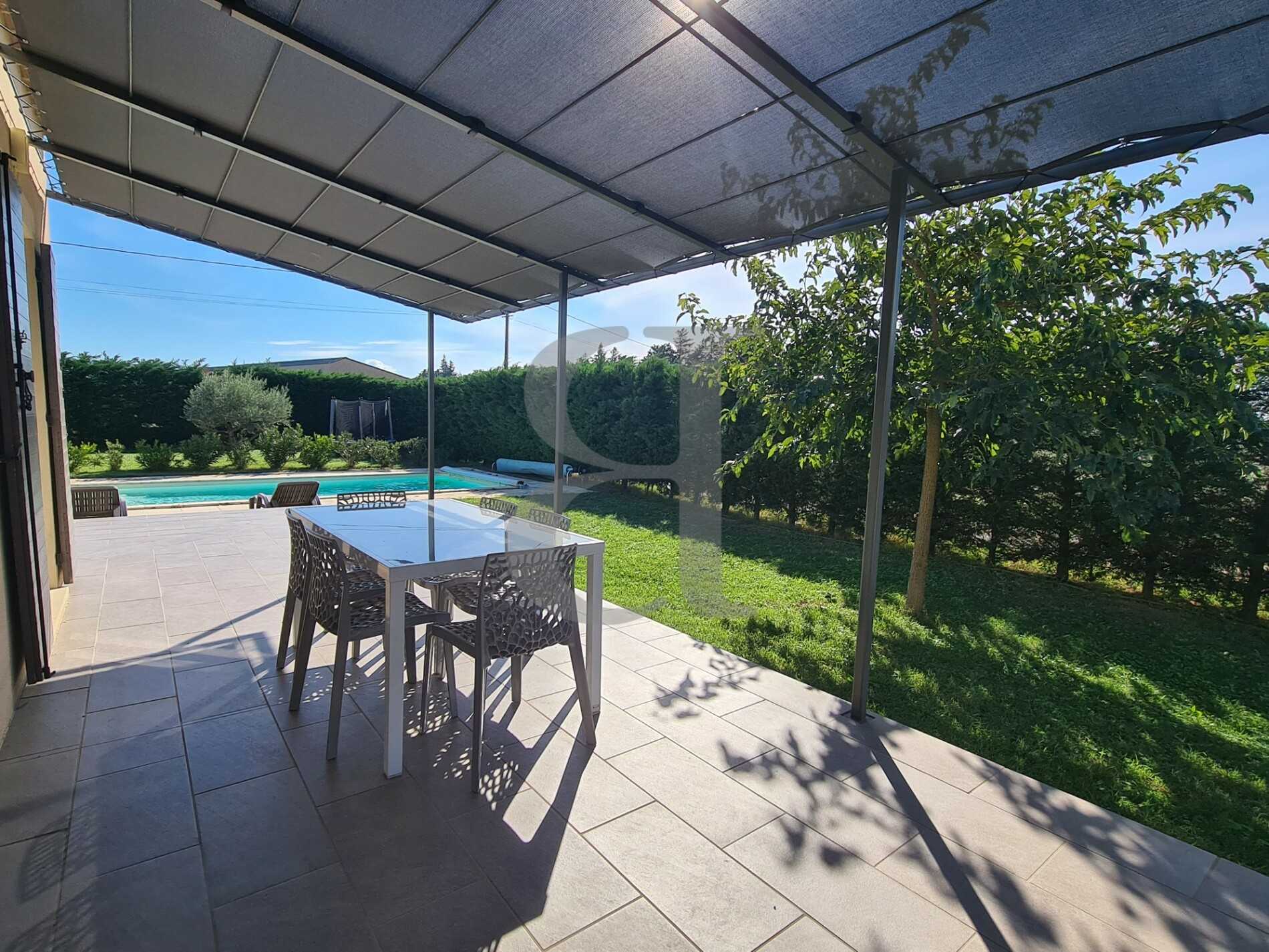 House in Visan, Provence-Alpes-Cote d'Azur 10992275