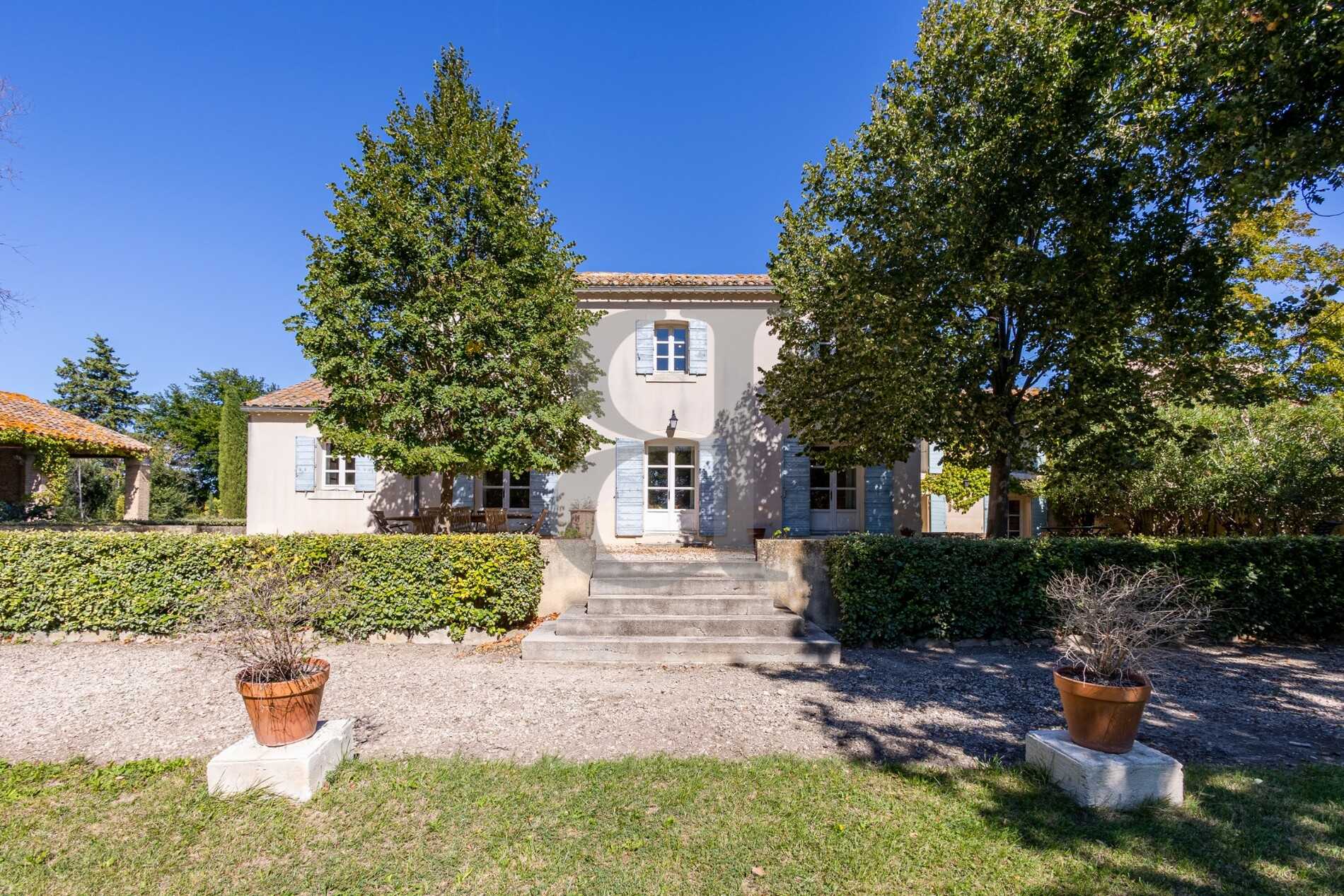 Talo sisään Monteux, Provence-Alpes-Cote d'Azur 10992355