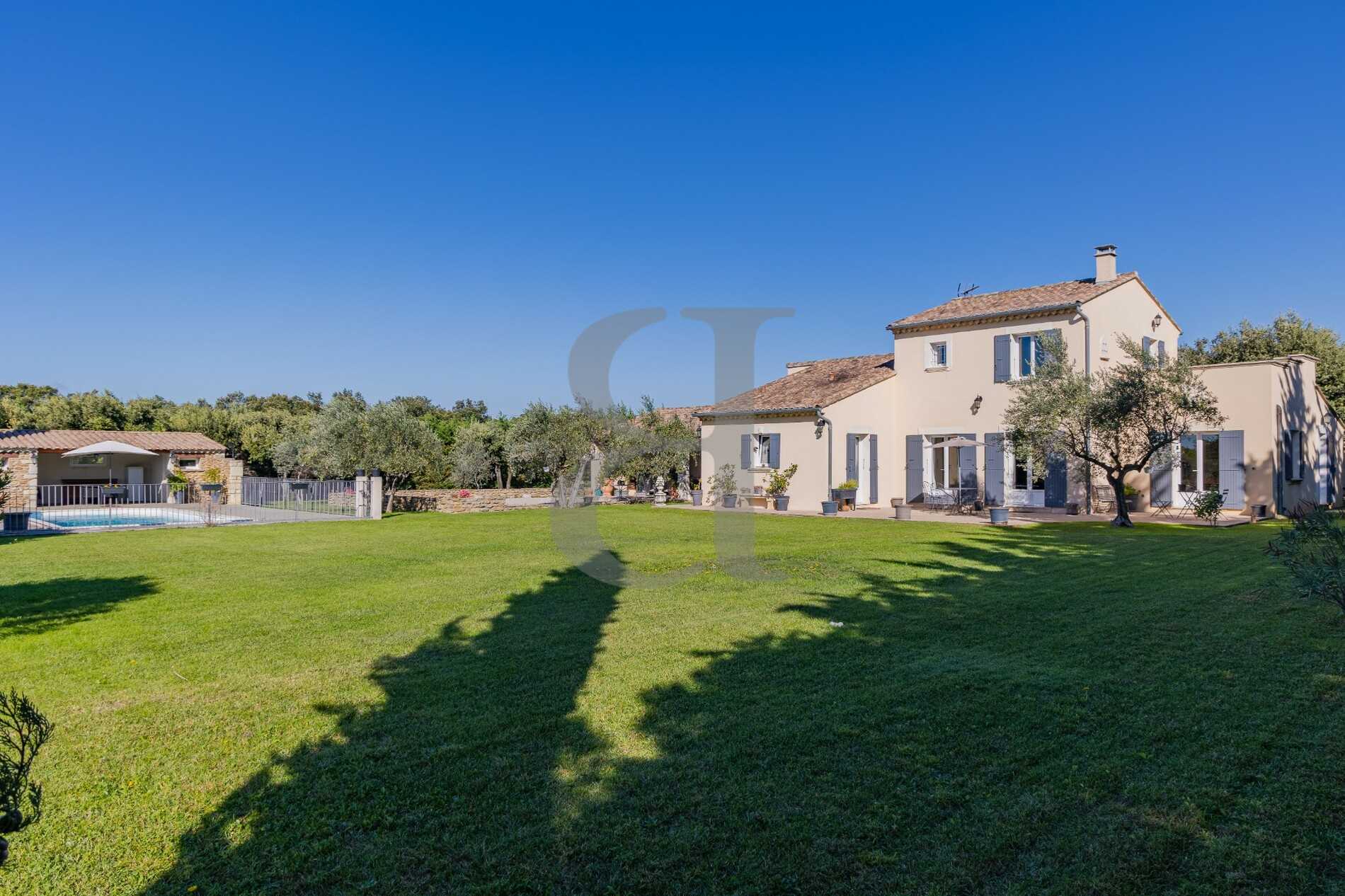 House in Valreas, Provence-Alpes-Cote d'Azur 10992430