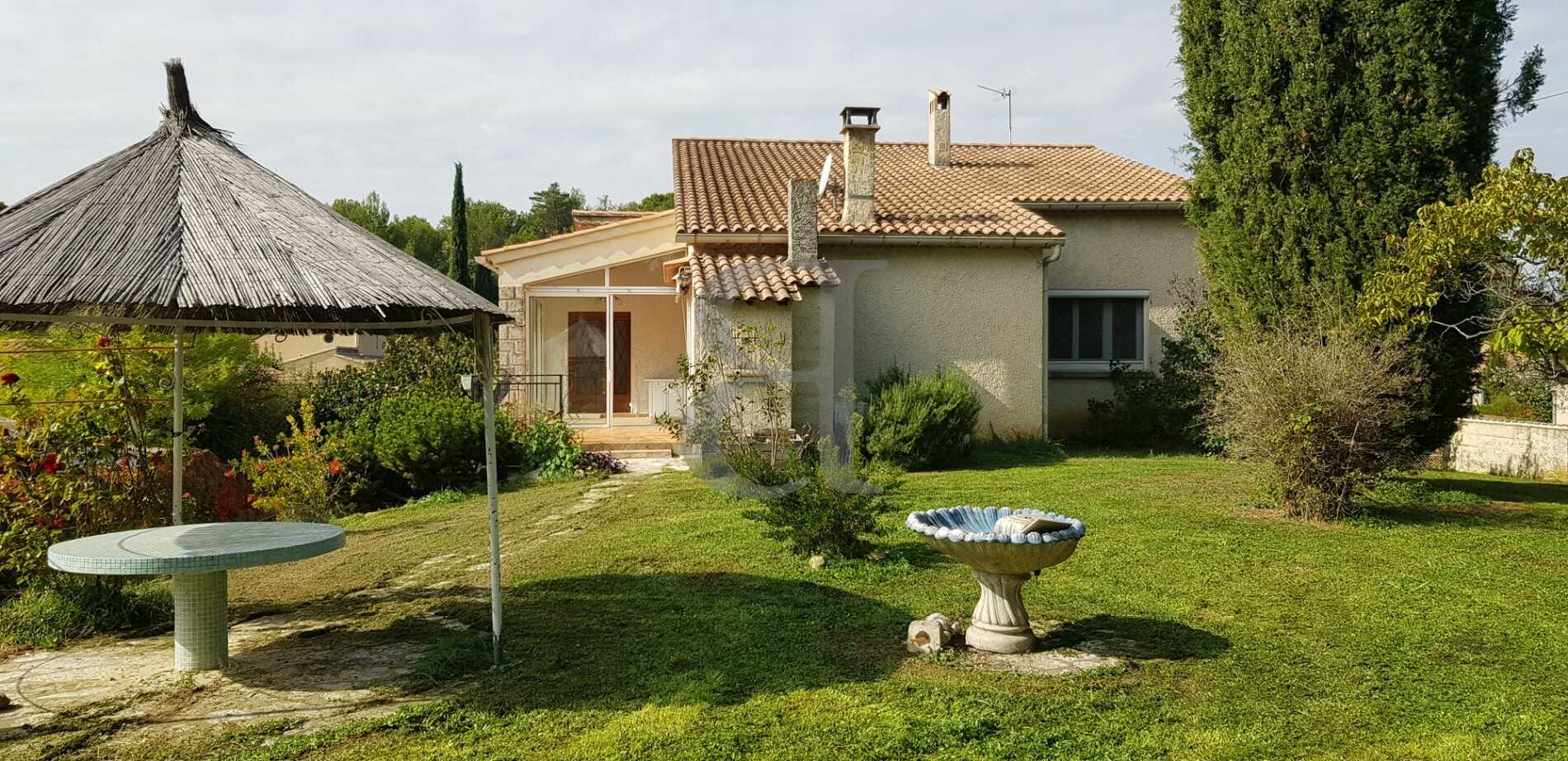 Casa nel Vaison-la-Romaine, Provence-Alpes-Côte d'Azur 10992476