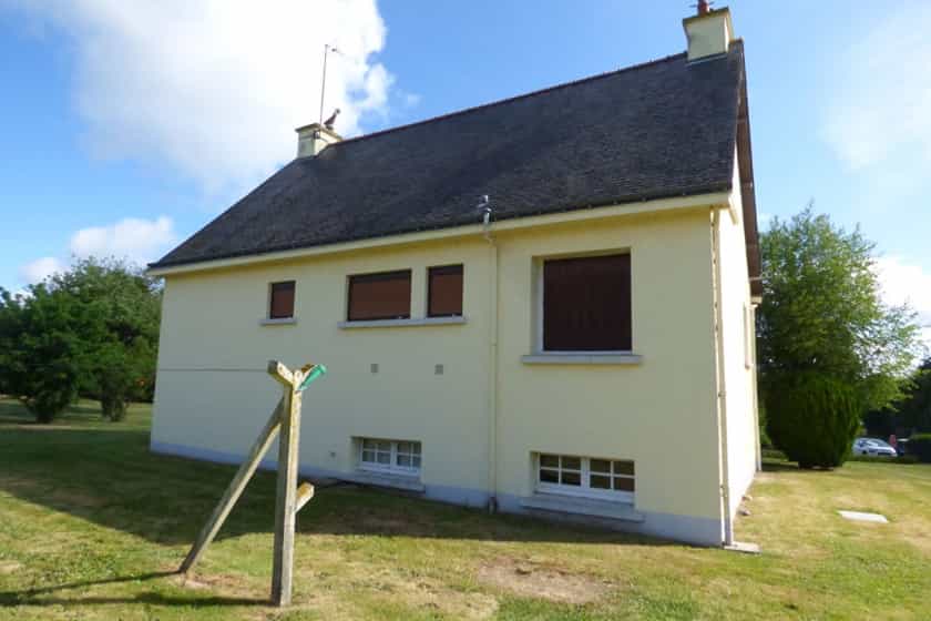 House in La Gree-Saint-Laurent, Bretagne 10992602