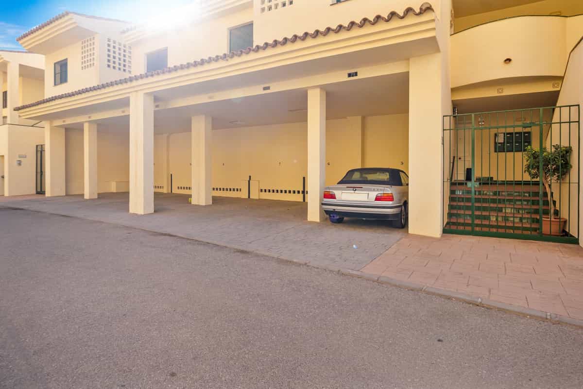 Eigentumswohnung im Benalmádena, Andalucía 10992669