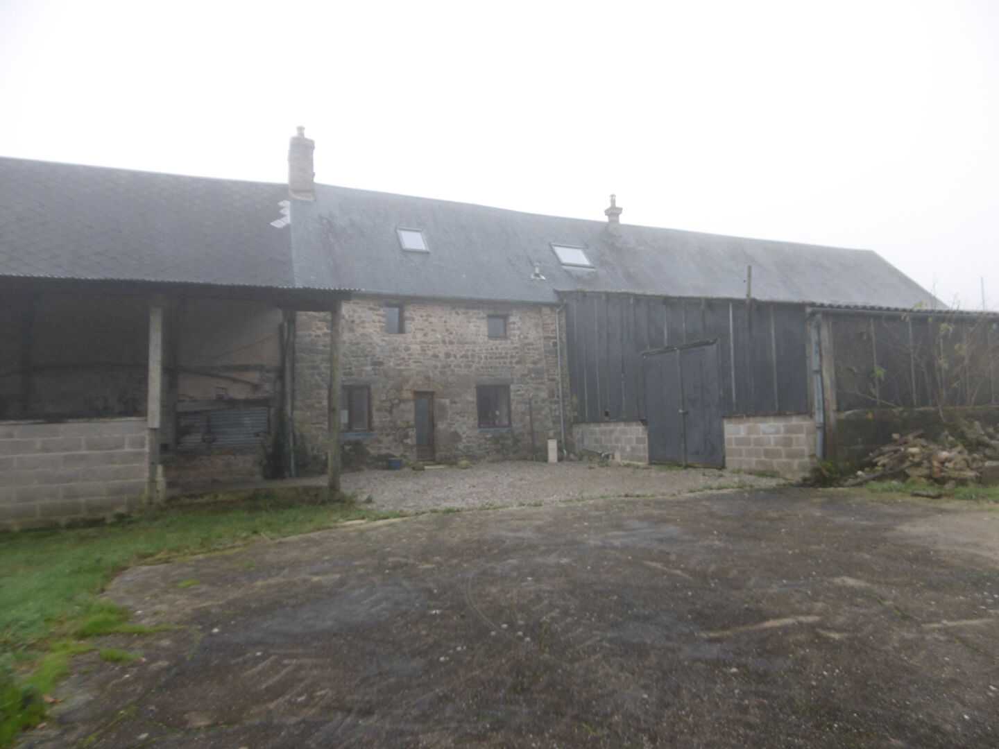 House in Lonlay-l'Abbaye, Normandie 10992853