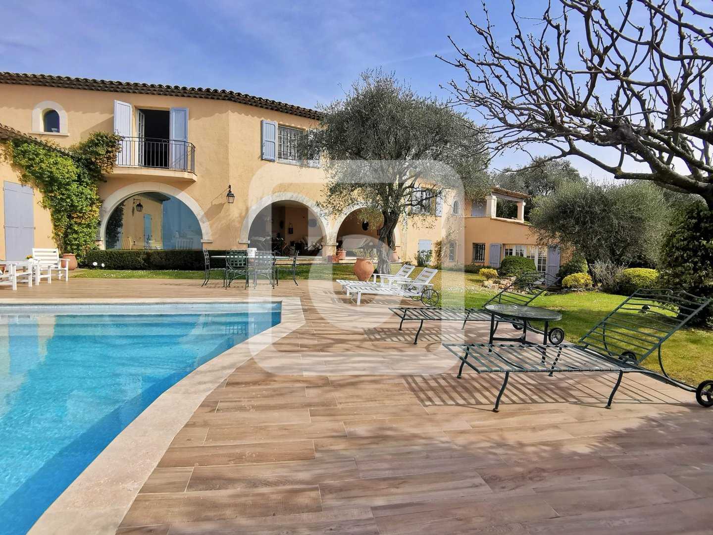 House in Châteauneuf, Provence-Alpes-Côte d'Azur 10993172