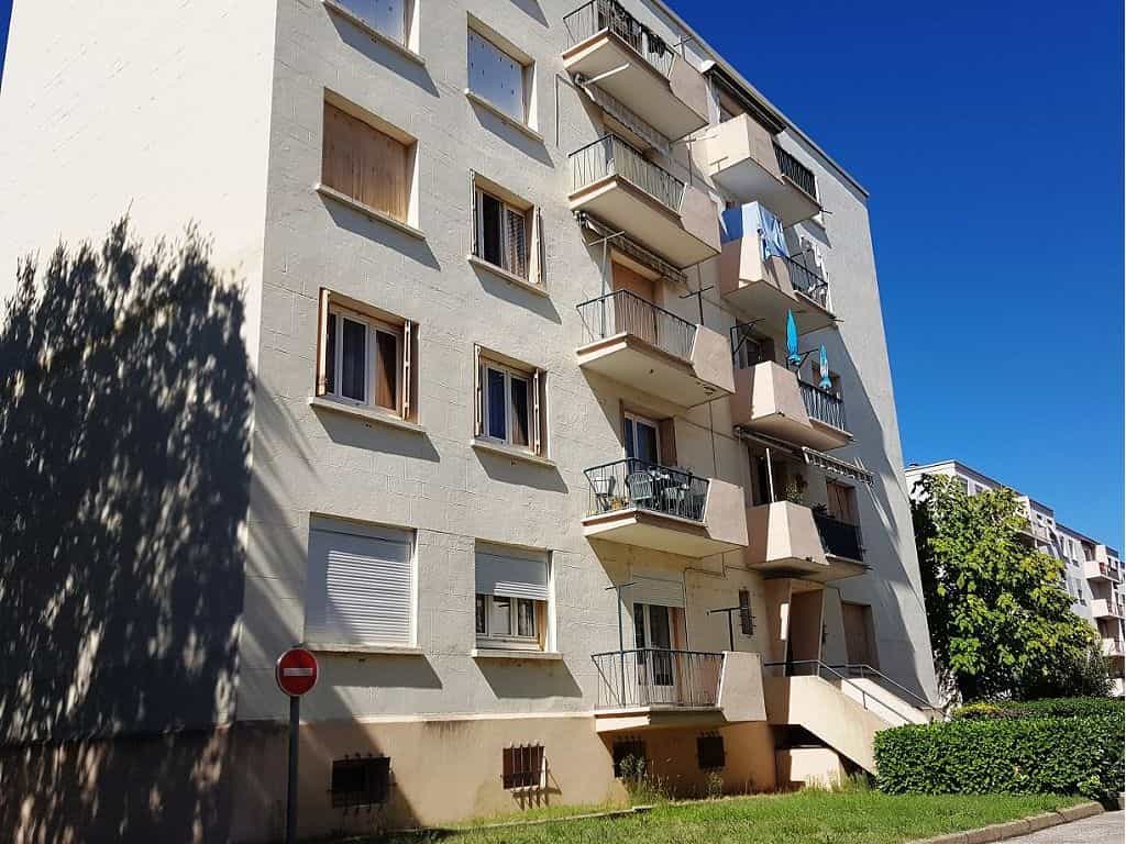 Condominium in Ales, Occitanie 10993254