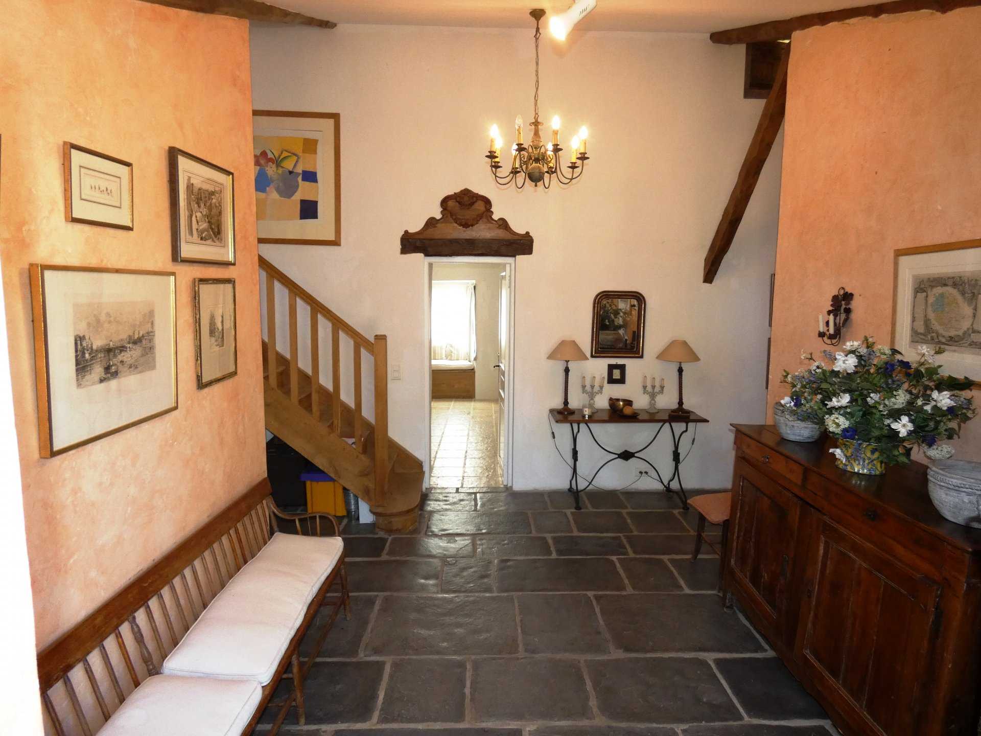 Talo sisään Cordes-sur-Ciel, Occitanie 10994180