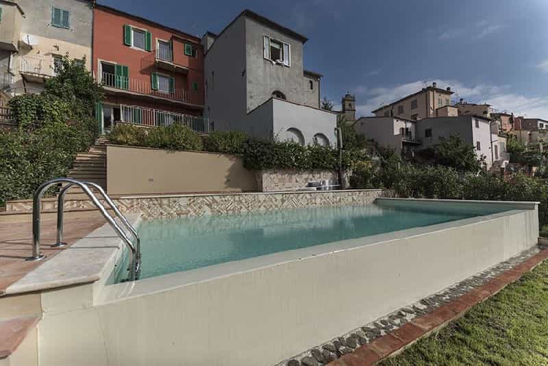 rumah dalam Terricciola, Tuscany 10994235