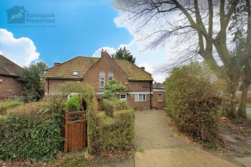 House in Hayes, Hillingdon 10994251