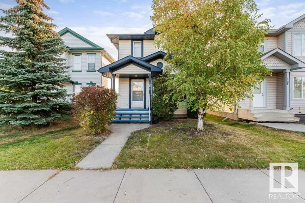 House in Edmonton, Alberta 10994355
