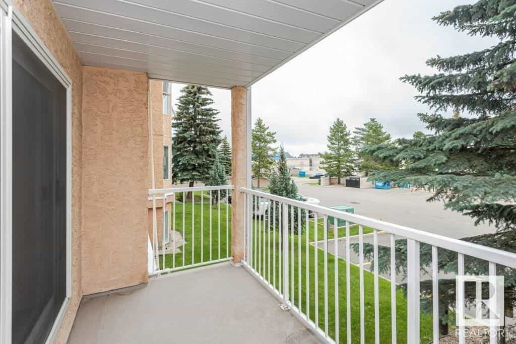 Condominium in Edmonton, Alberta 10994377