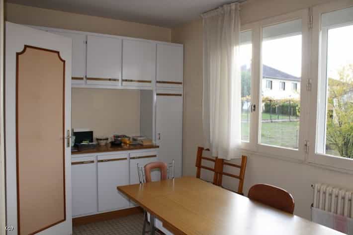Condominium in Ruffec, Nouvelle-Aquitaine 10994532