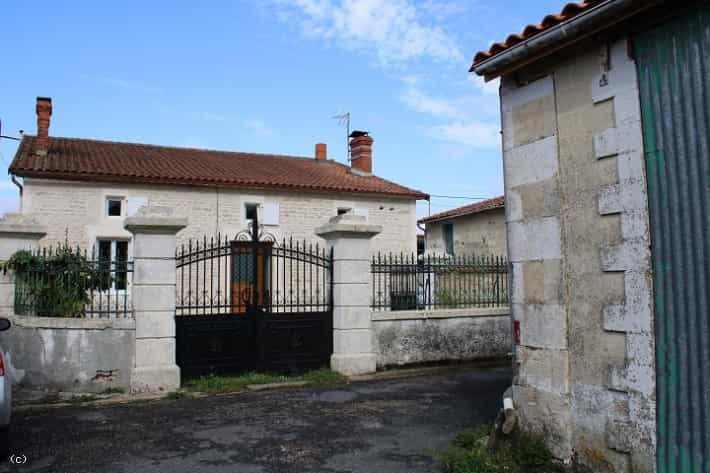 Hus i Villefagnan, Nouvelle-Aquitaine 10994546