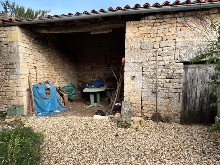 Dom w Ruffec, Nouvelle-Aquitaine 10994562