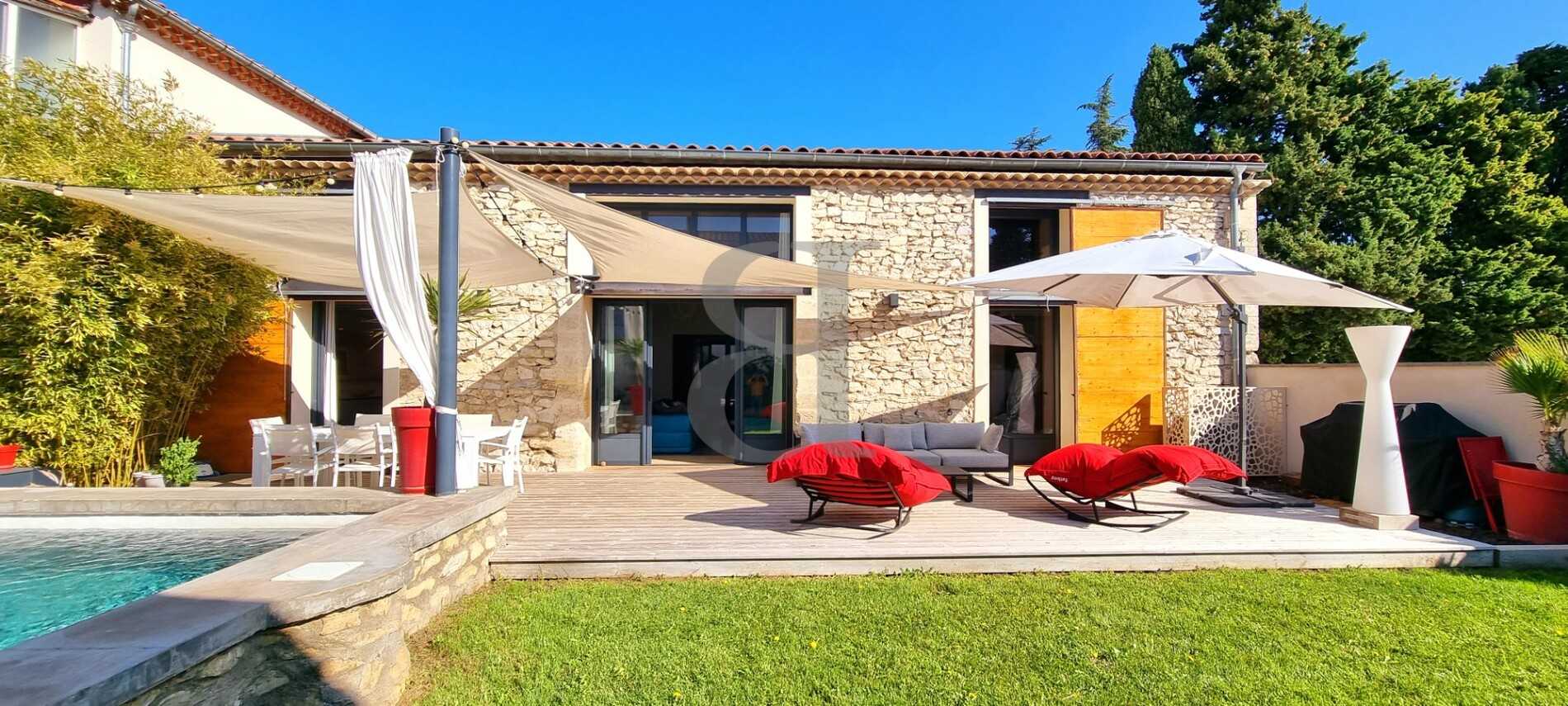 casa en Rochefort-du-Gard, Occitania 10994623
