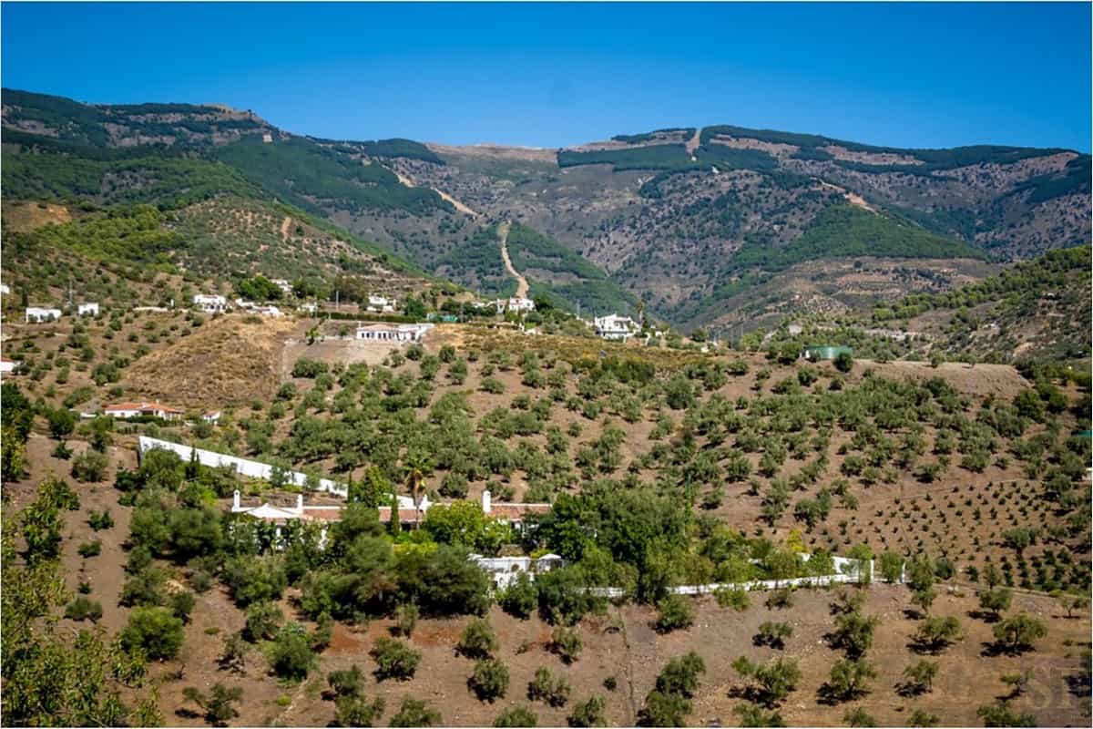 Rumah di Canillas de Albaida, Andalusia 10994750